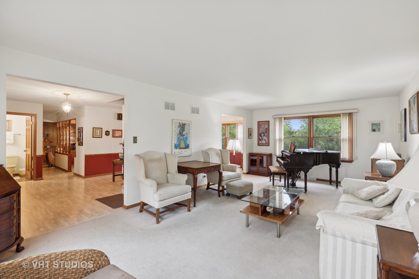 2919 Embassy Row Flossmoor, IL 60422 - Photo 3 of 20 a living room with furniture and a large window