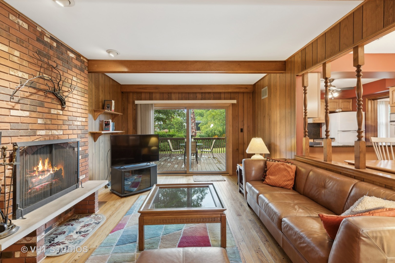 2919 Embassy Row Flossmoor, IL 60422 - Photo 8 of 20 a living room with furniture fireplace and a flat screen tv