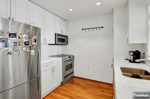 $2,900 | 3412 City Place, Edgewater, NJ 07020
