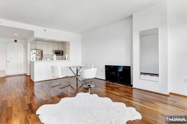 $2,900 | 3412 City Place, Edgewater, NJ 07020