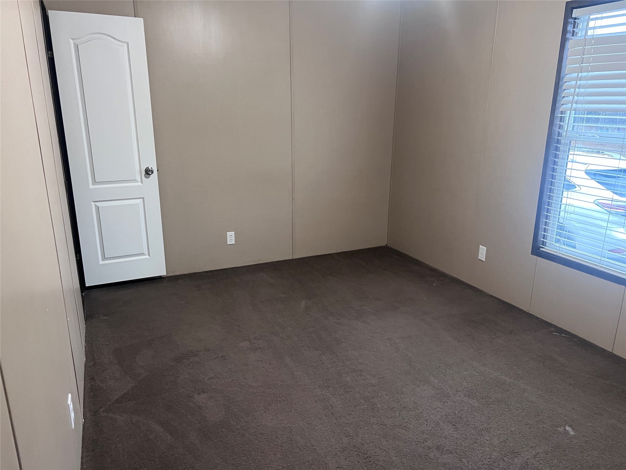 19645 Nordt Road Damon, TX 77430 - Photo 48 of 50 an empty room with windows