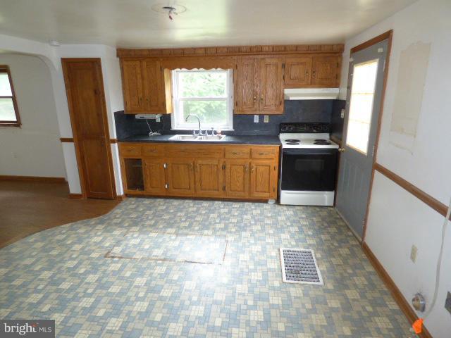 6115 Sensel Road Hancock, MD 21750 - Photo 4 of 9 Kitchen