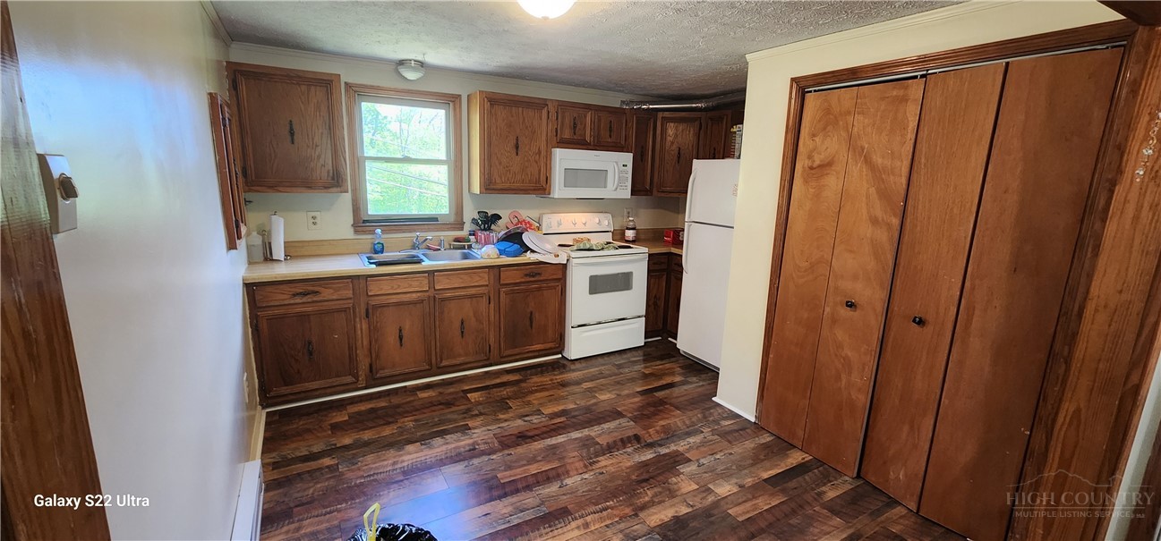 143 Stoneybrook Court, Unit 201 Boone, NC 28607 - Photo 9 of 13