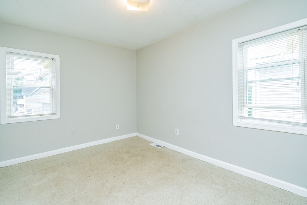 16 Collins Street Springfield, MA 01109 - Photo 17 of 17 an empty room with a window
