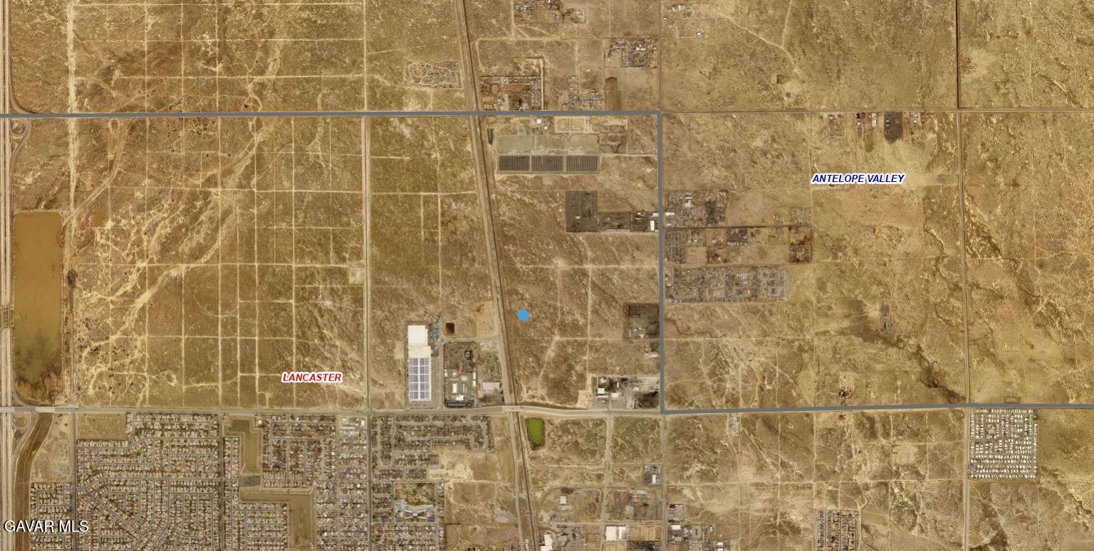 G8 Vic Lancaster, CA 93535 - Photo 5 of 11 a bathroom with a shower