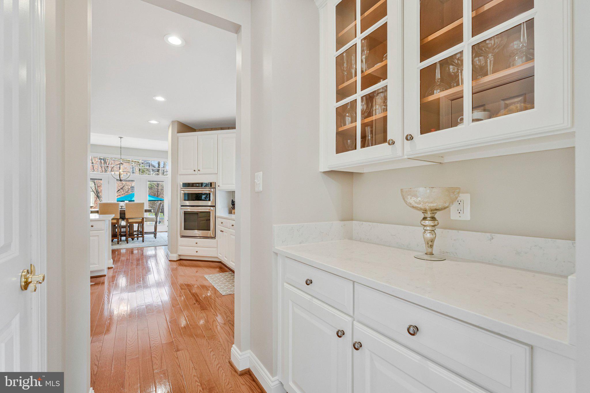 9183 Topaz Street Fairfax, VA 22031 - Photo 11 of 67 Butlers Pantry