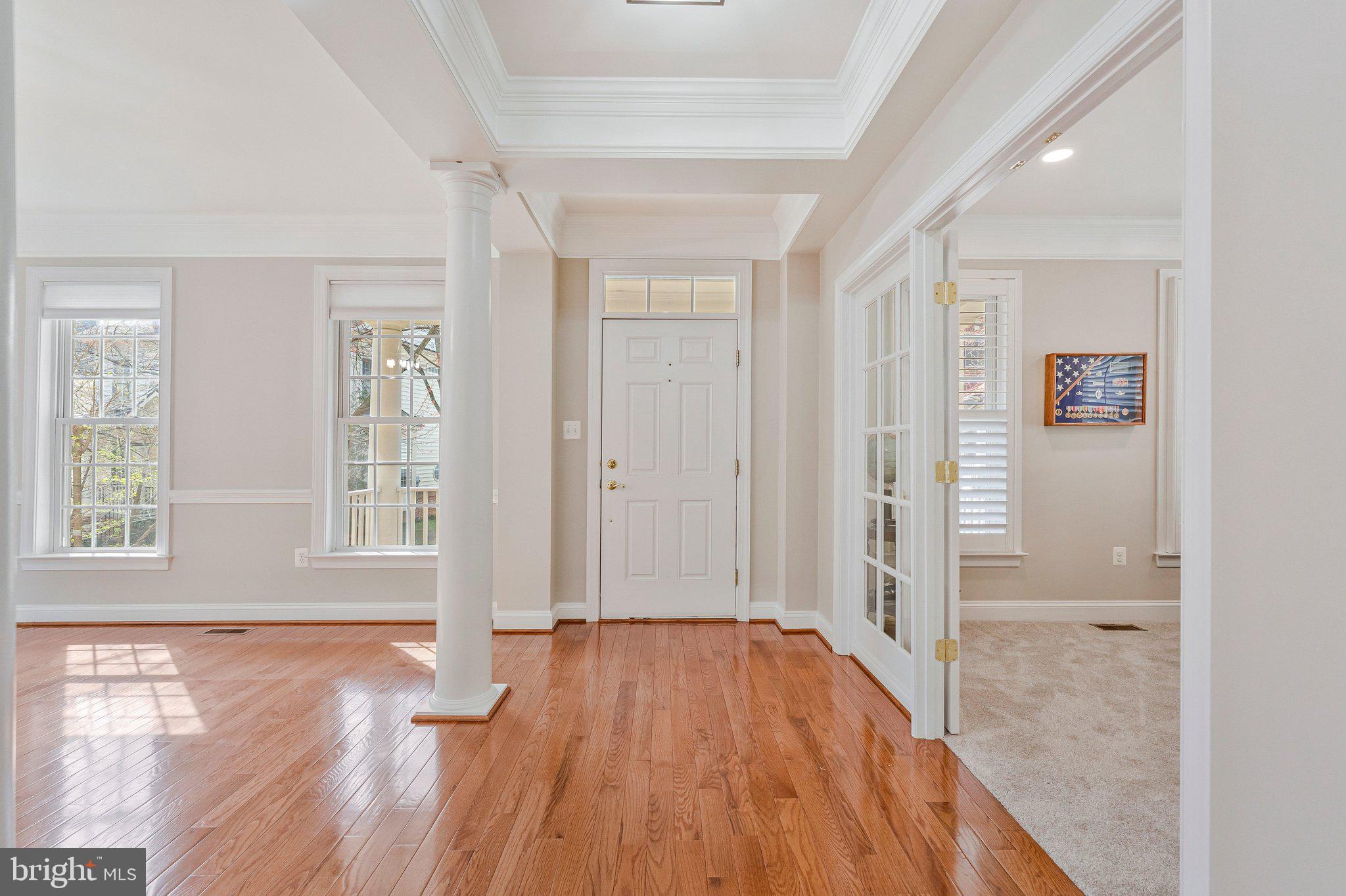 9183 Topaz Street Fairfax, VA 22031 - Photo 5 of 67 Foyer