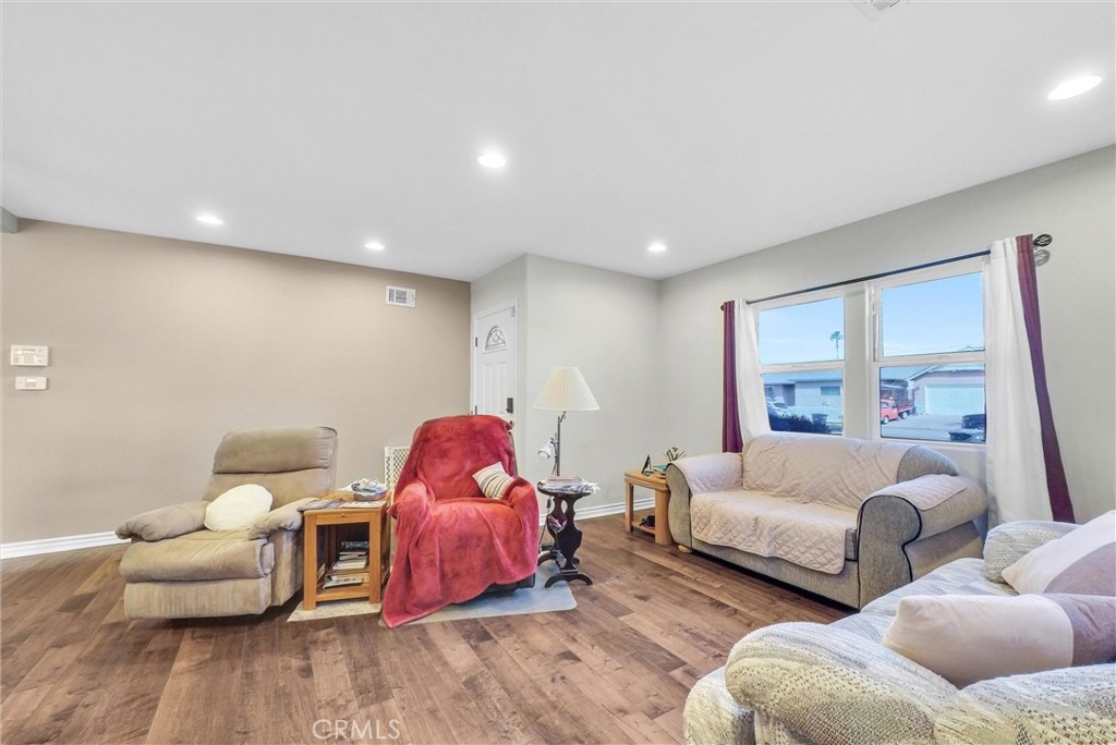 658 North Milford Road Orange, CA 92867 - Photo 6 of 38 Gallery Image 6