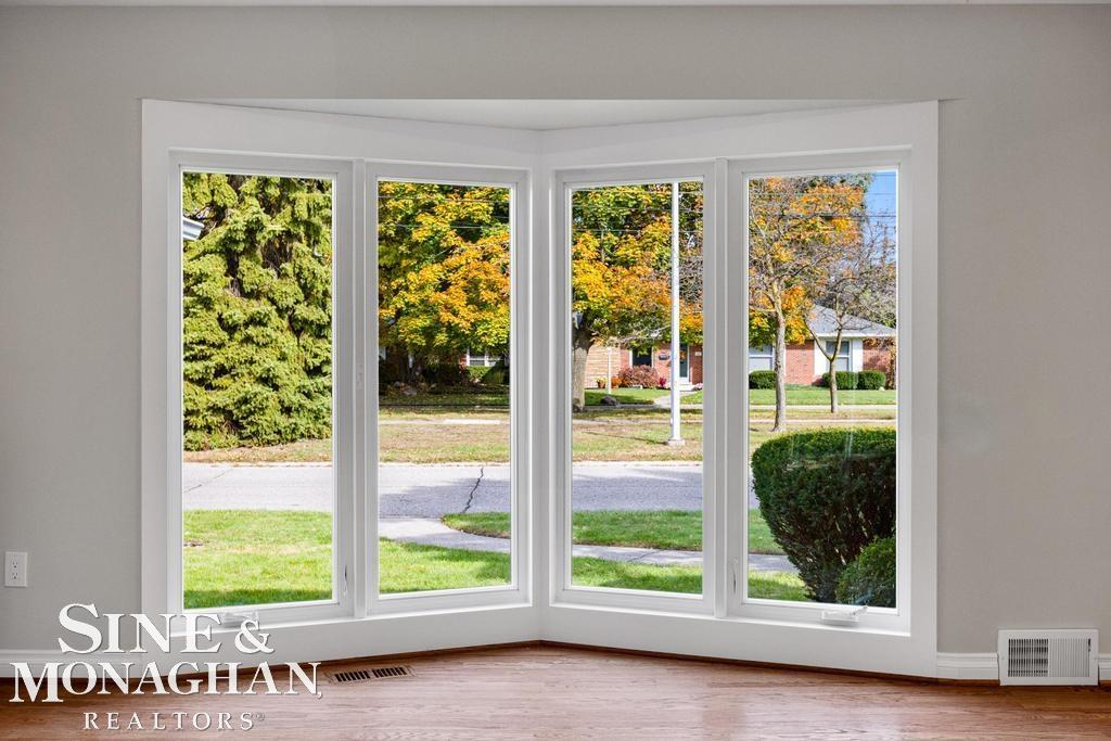 781 Fairford Road Grosse Pointe Woods, MI 48236 - Photo 8 of 57