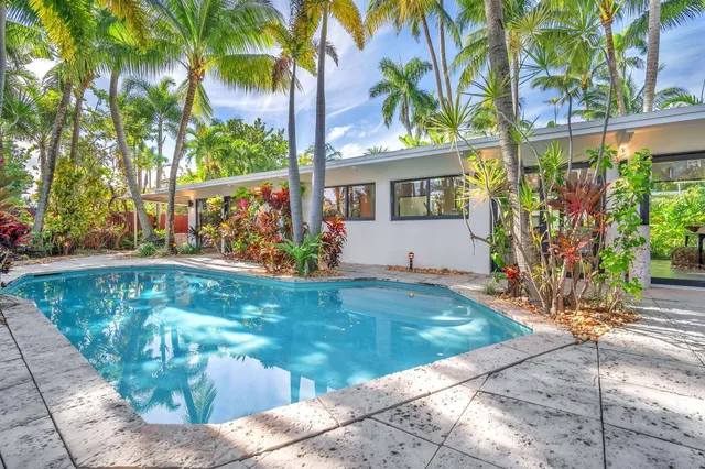 $3,750,000 | 302 Coral Way, Fort Lauderdale, FL 33301