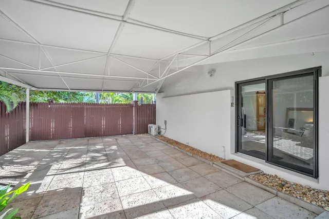 $3,750,000 | 302 Coral Way, Fort Lauderdale, FL 33301