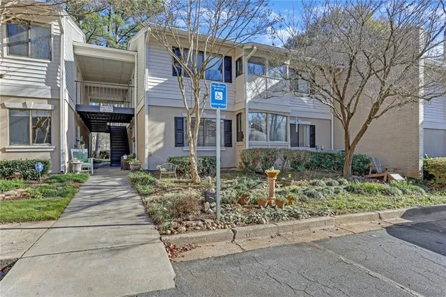 $194,500 | 1211 Wingate Way, Atlanta, GA 30350