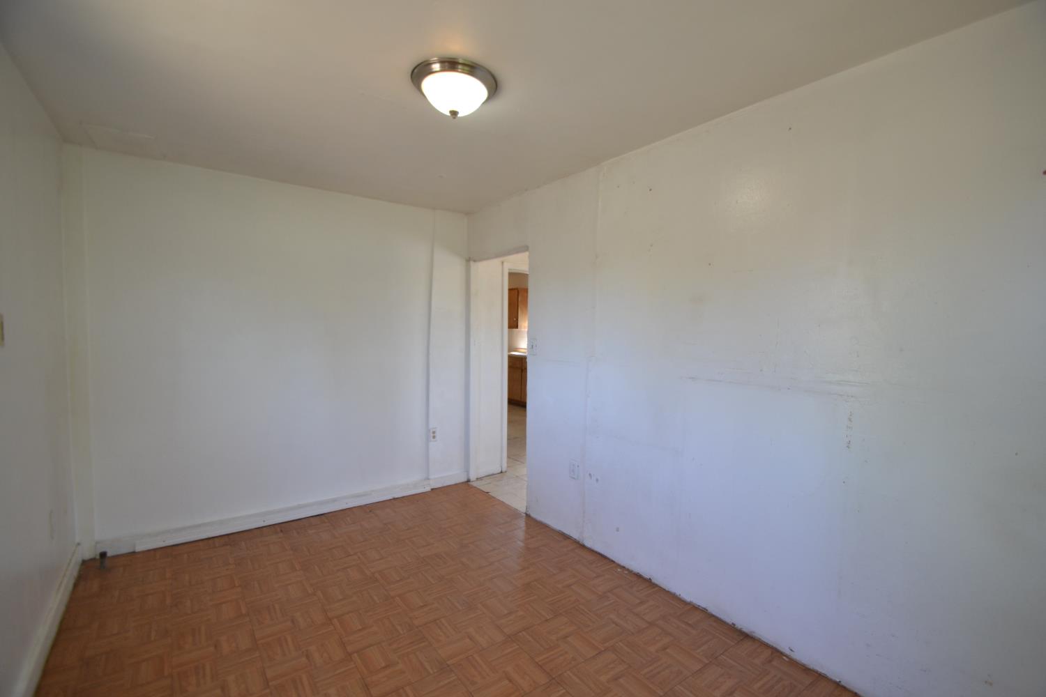 188 Justine Avenue Reedley, CA 93654 - Photo 10 of 20 a view of an empty room