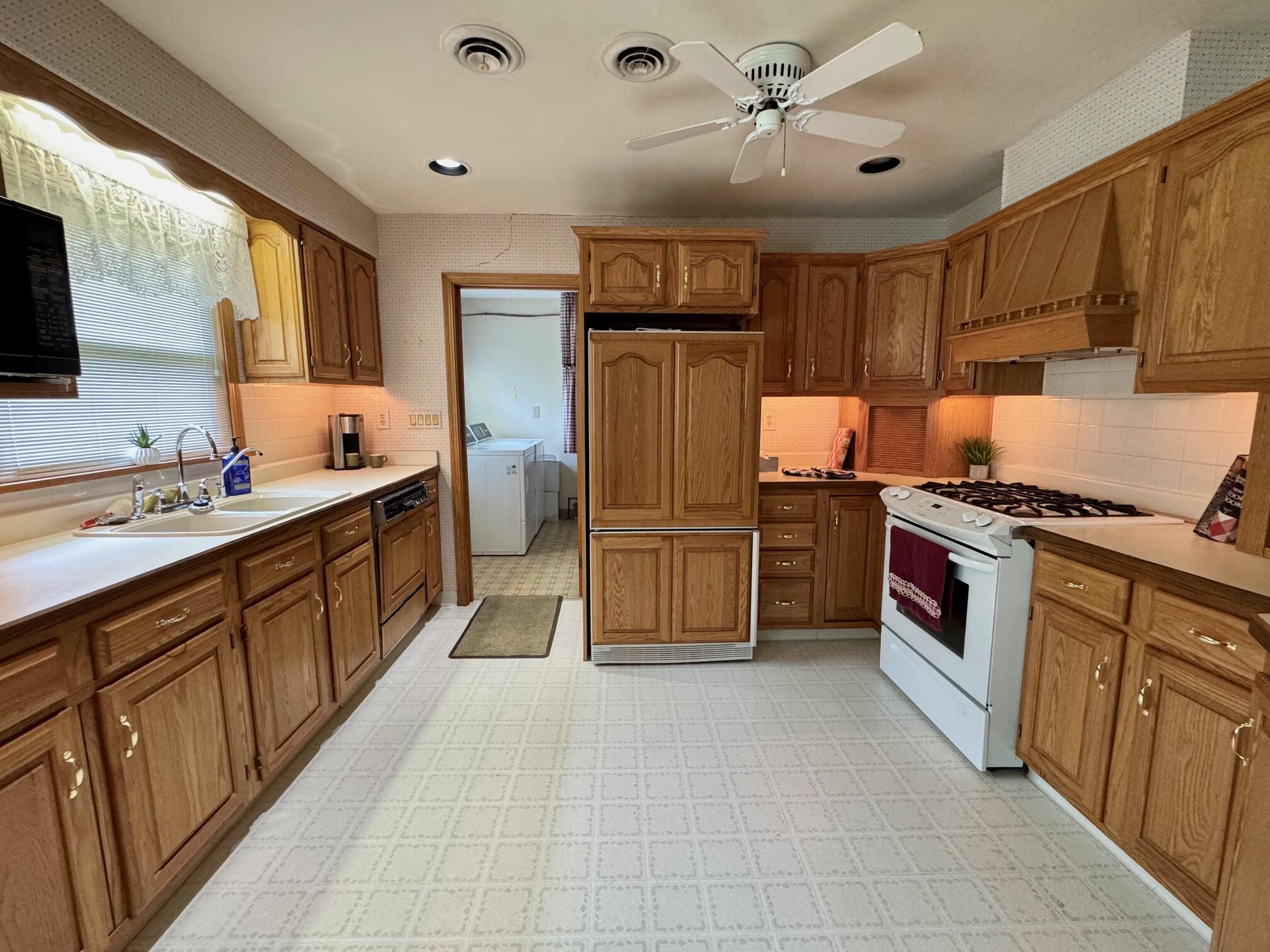 3412 Hedgely Road Springfield, OH 45506 - Photo 11 of 35