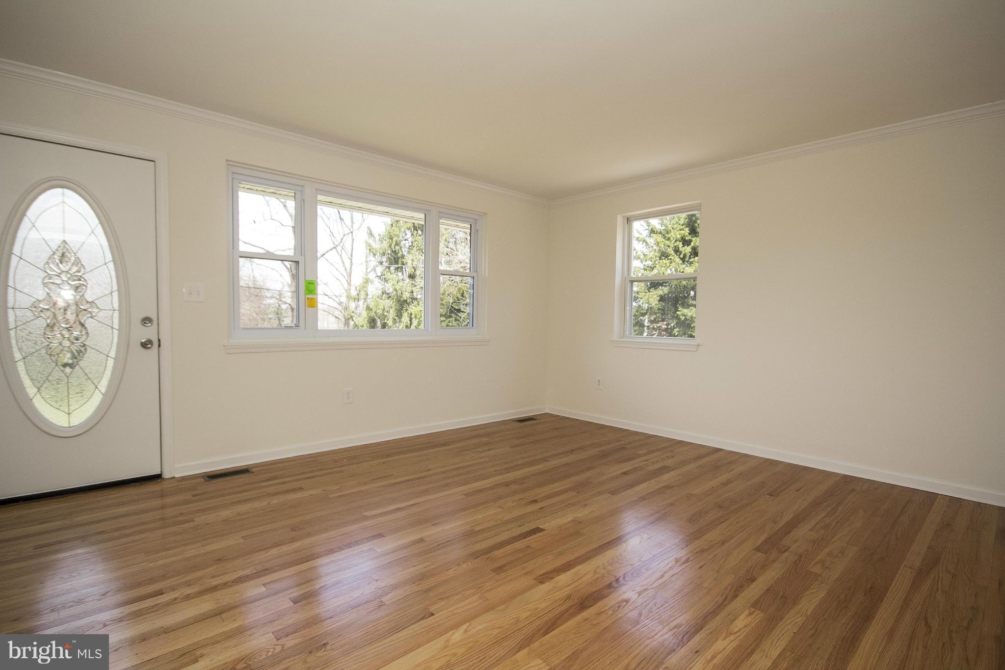 7 Delight Road Reisterstown, MD 21136 - Photo 2 of 28 Living Room with Gorgeous Hardwood Floors.