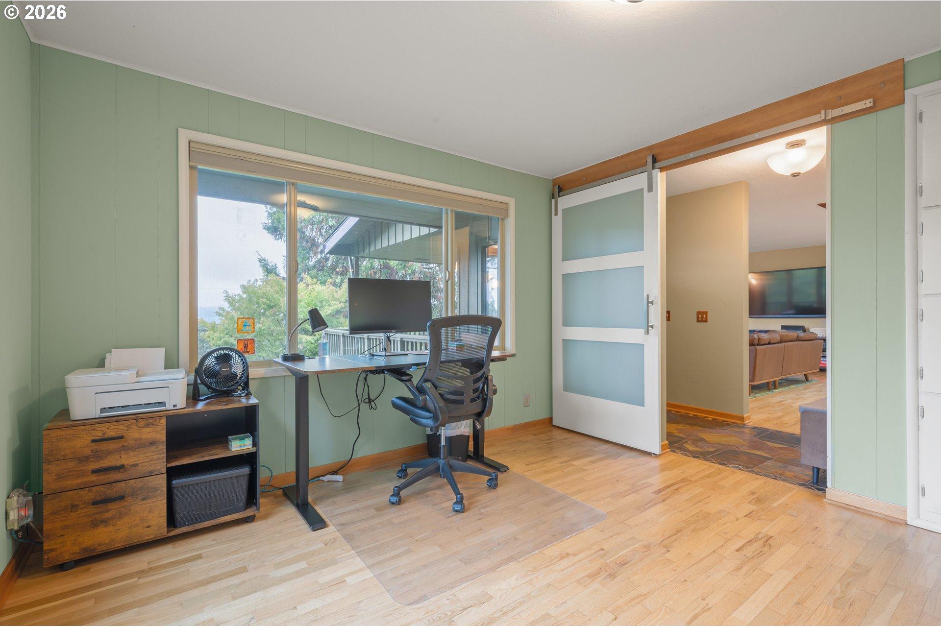 2765 Spring Boulevard Eugene, OR 97403 - Photo 37 of 44 Bedroom