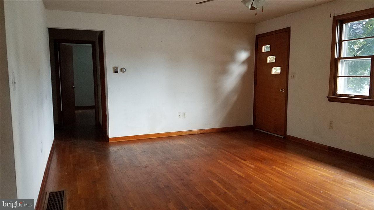1876 Spring Road Carlisle, PA 17013 - Photo 4 of 24 Gallery Image 4