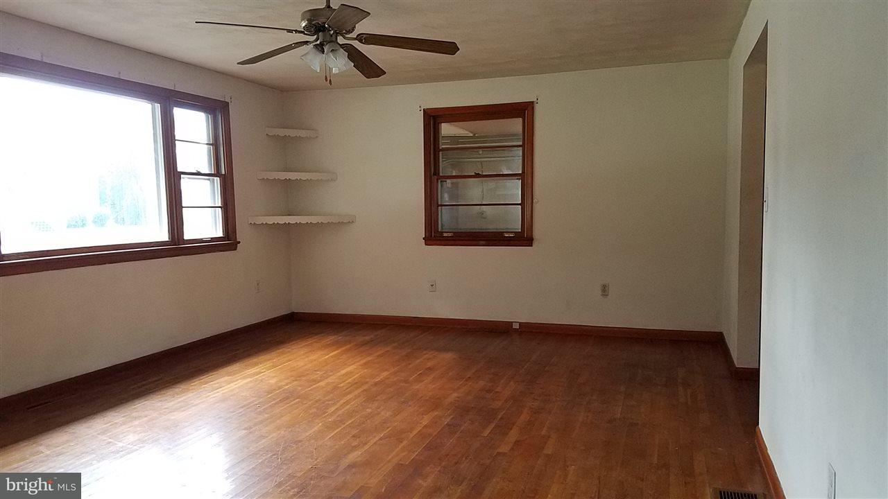 1876 Spring Road Carlisle, PA 17013 - Photo 6 of 24 Gallery Image 6