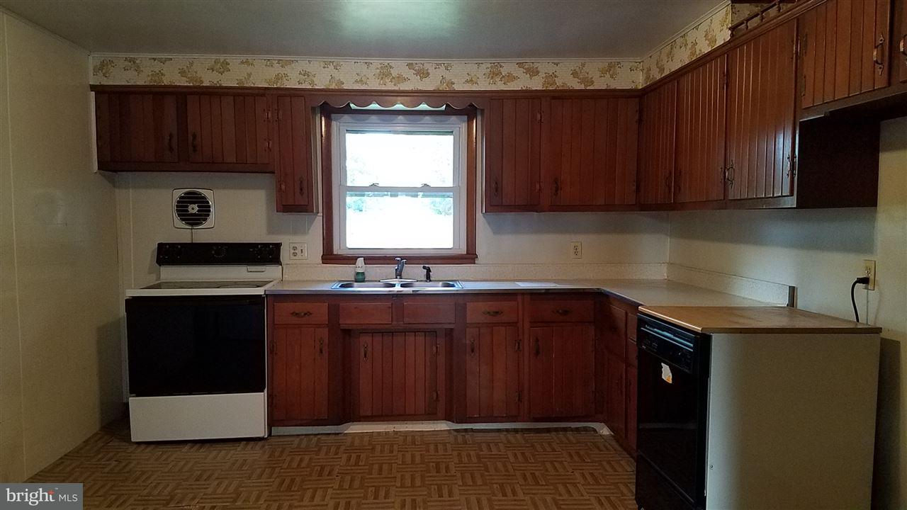 1876 Spring Road Carlisle, PA 17013 - Photo 8 of 24 Gallery Image 8