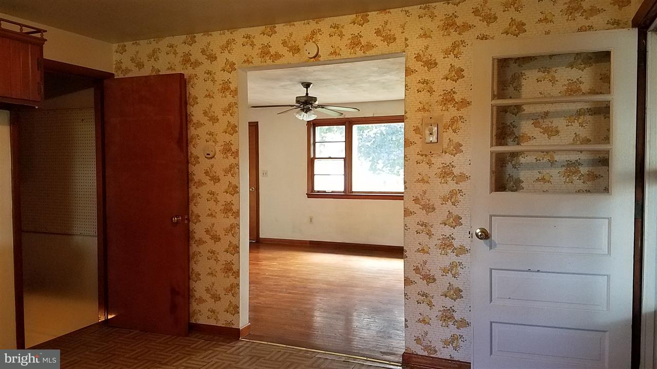 1876 Spring Road Carlisle, PA 17013 - Photo 9 of 24 Gallery Image 9