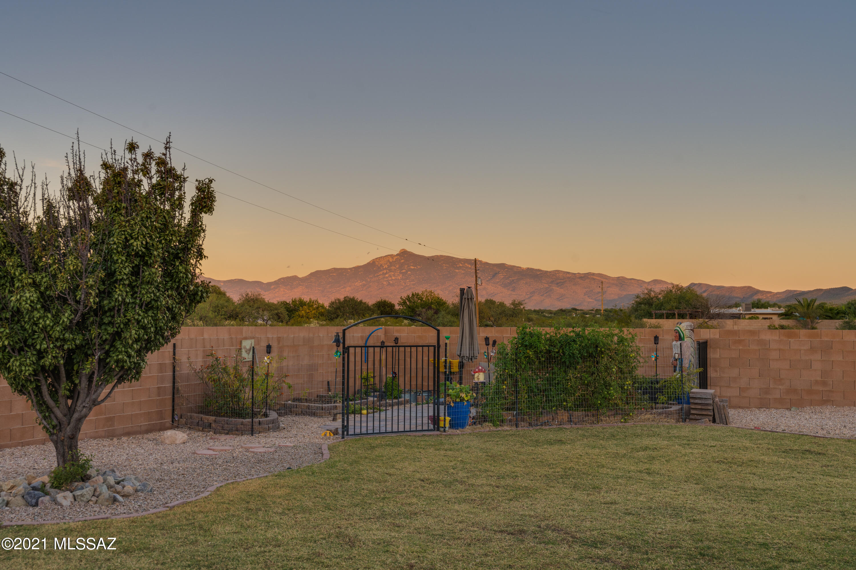 9737 South Spider Rock Road Vail, AZ 85641 - Photo 38 of 46 Gallery Image 38