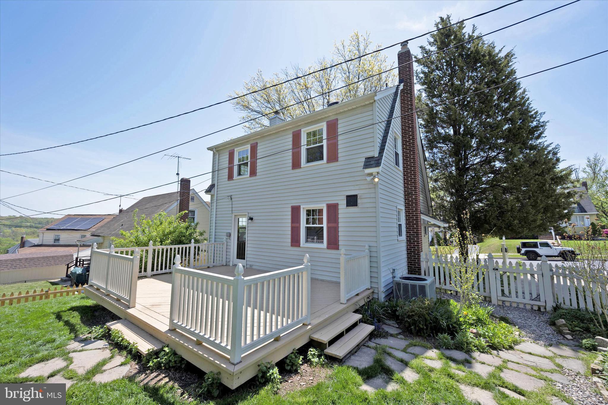 1240 Oakland Terrace Road Baltimore, MD 21227 - Photo 11 of 77