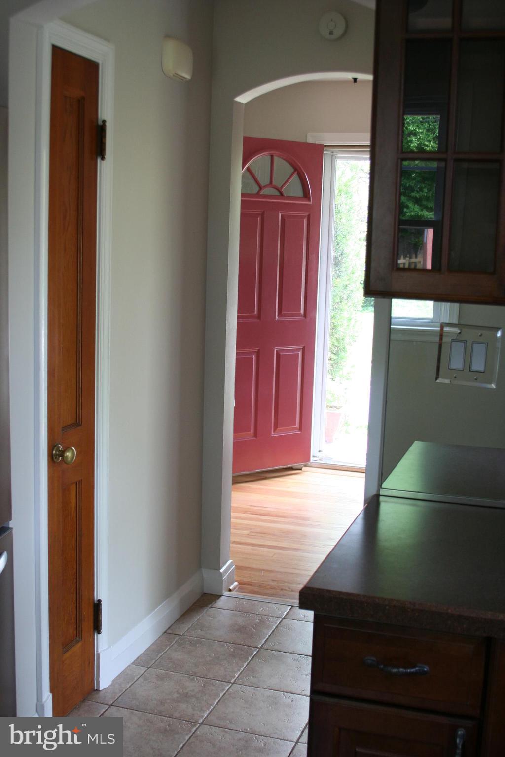 1240 Oakland Terrace Road Baltimore, MD 21227 - Photo 32 of 77