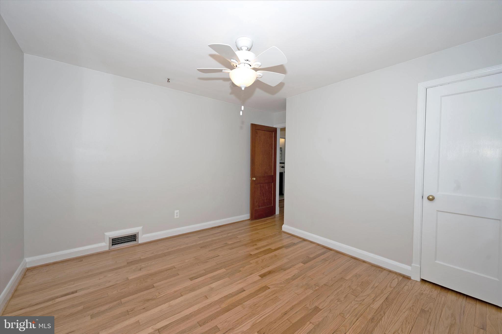 1240 Oakland Terrace Road Baltimore, MD 21227 - Photo 42 of 77