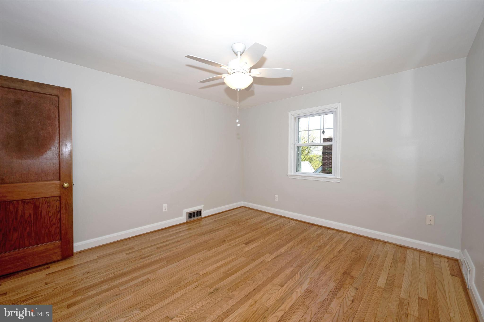 1240 Oakland Terrace Road Baltimore, MD 21227 - Photo 44 of 77