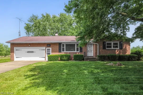 $299,900 | 8000 Parks Avenue Northeast, Alliance, OH 44601