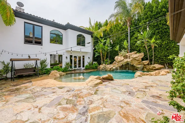 $7,995,000 | 4705 Los Feliz Boulevard, Los Angeles, CA 90027
