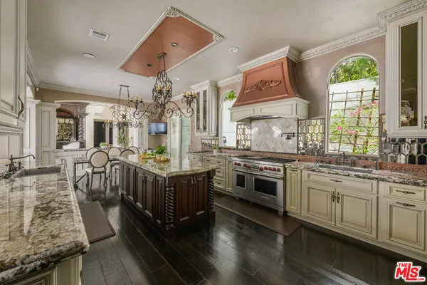 $7,995,000 | 4705 Los Feliz Boulevard, Los Angeles, CA 90027