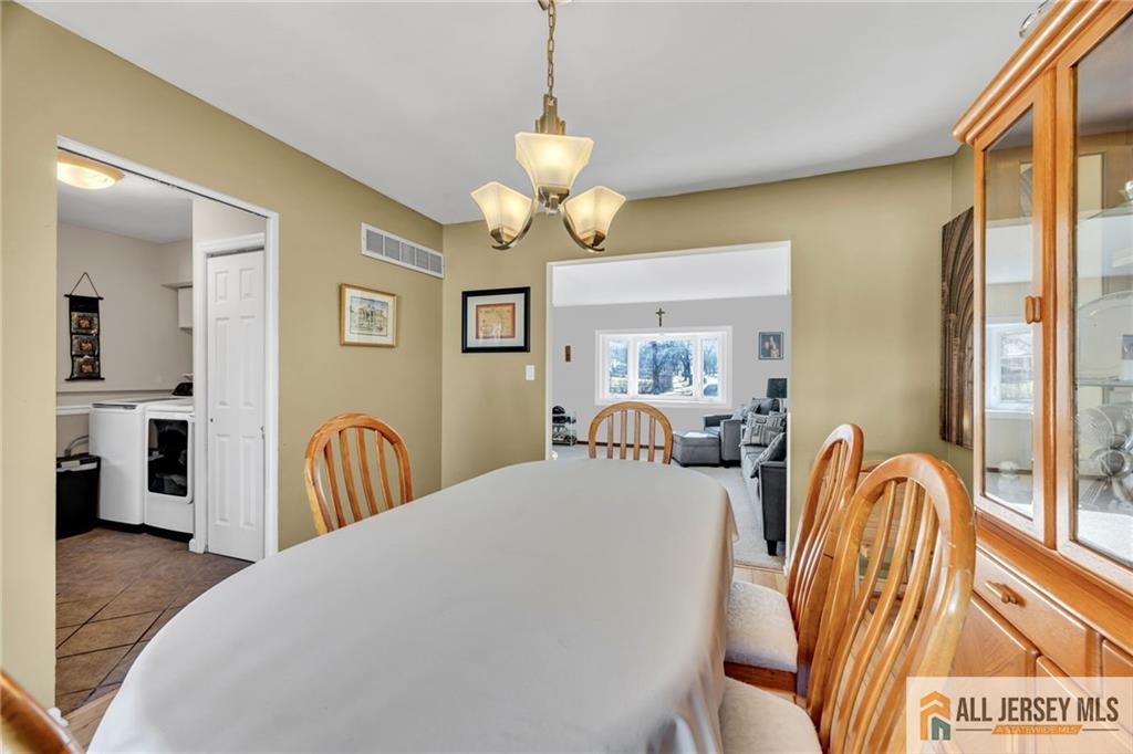 68 Hastings Road Kendall Park, NJ 08824 - Photo 11 of 38