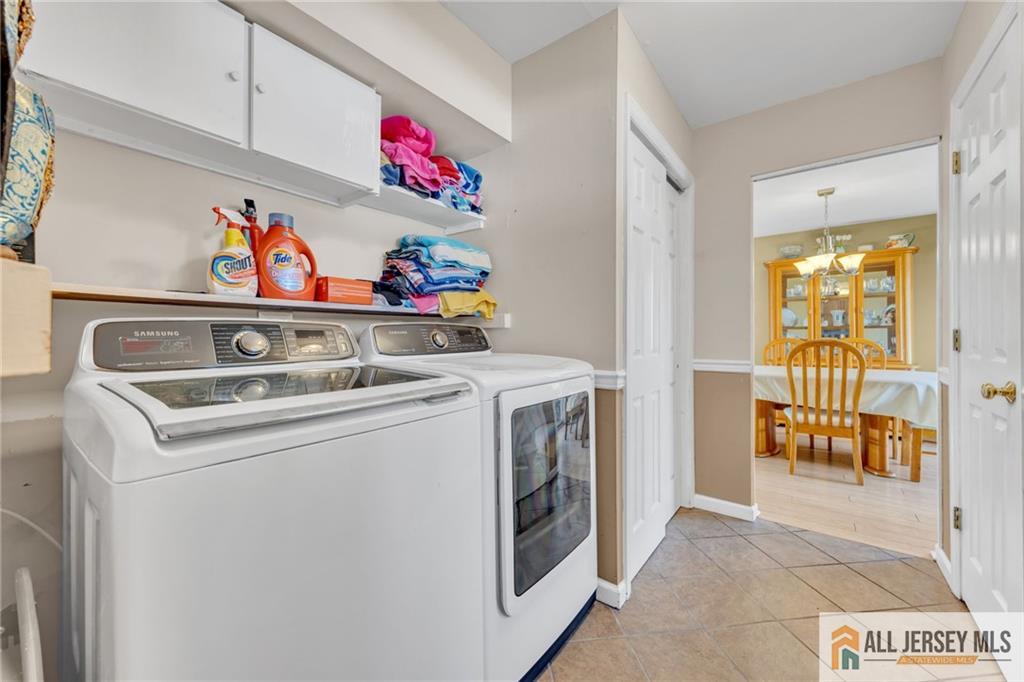68 Hastings Road Kendall Park, NJ 08824 - Photo 12 of 38
