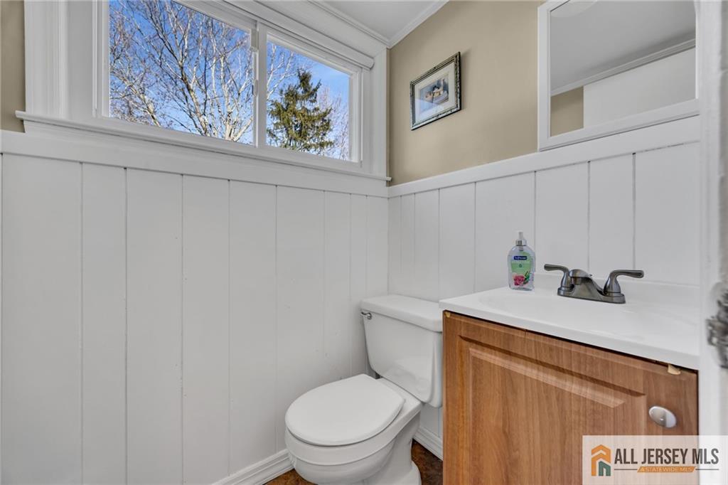 68 Hastings Road Kendall Park, NJ 08824 - Photo 13 of 38