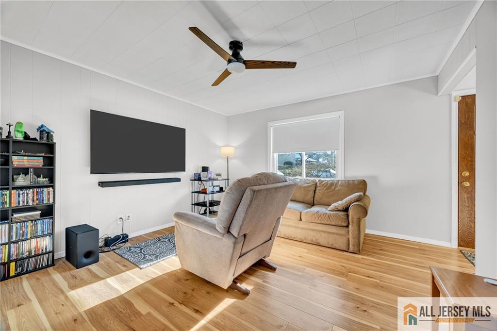 68 Hastings Road Kendall Park, NJ 08824 - Photo 19 of 38