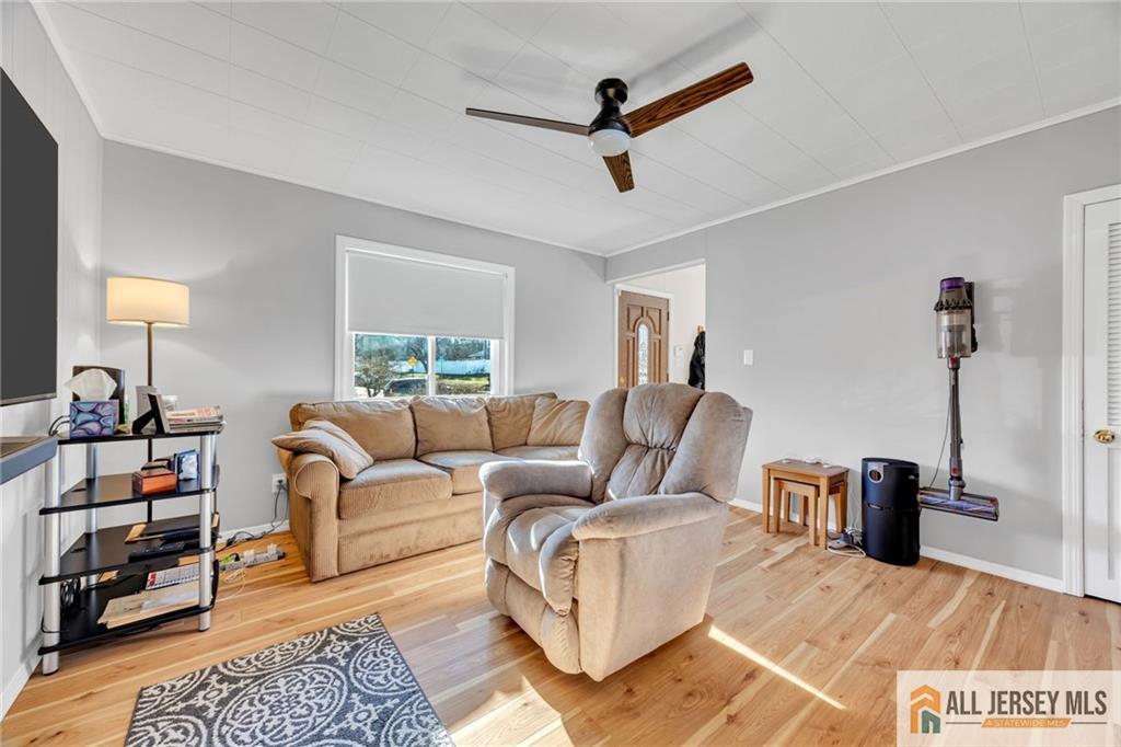 68 Hastings Road Kendall Park, NJ 08824 - Photo 20 of 38