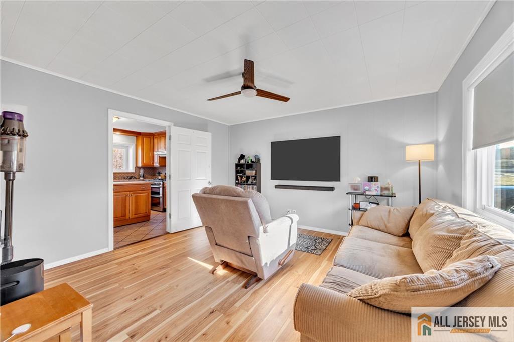 68 Hastings Road Kendall Park, NJ 08824 - Photo 21 of 38