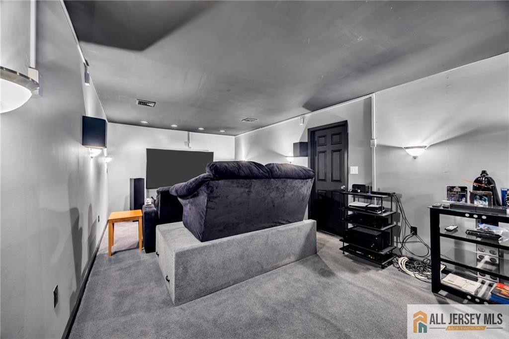68 Hastings Road Kendall Park, NJ 08824 - Photo 22 of 38