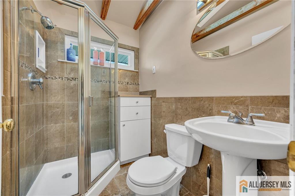 68 Hastings Road Kendall Park, NJ 08824 - Photo 29 of 38