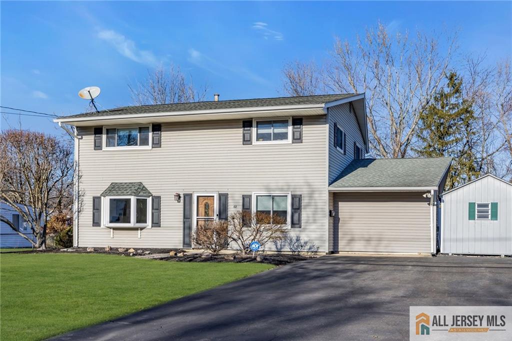68 Hastings Road Kendall Park, NJ 08824 - Photo 3 of 38