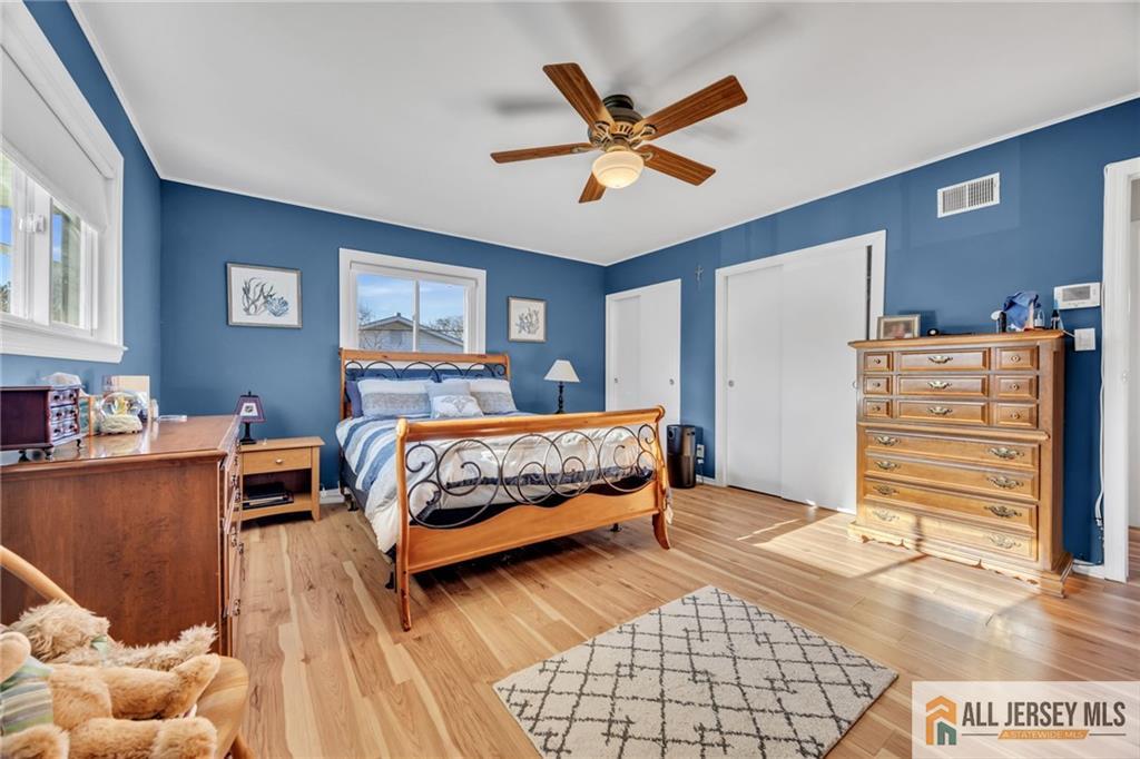 68 Hastings Road Kendall Park, NJ 08824 - Photo 32 of 38
