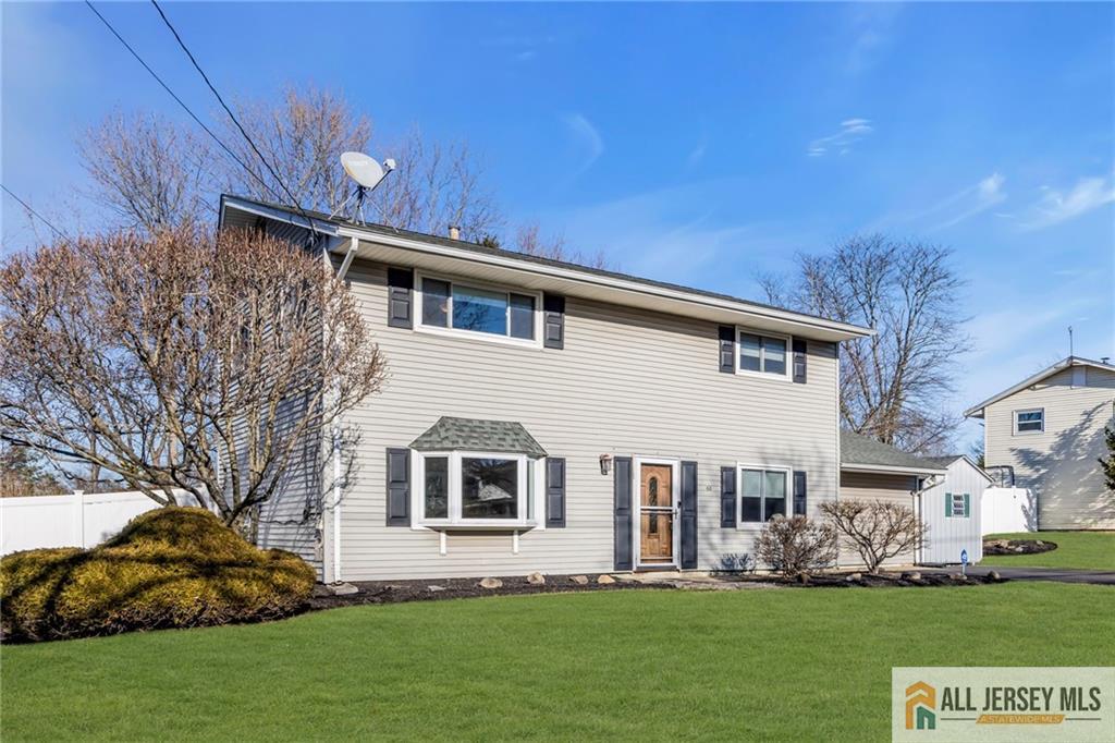 68 Hastings Road Kendall Park, NJ 08824 - Photo 4 of 38
