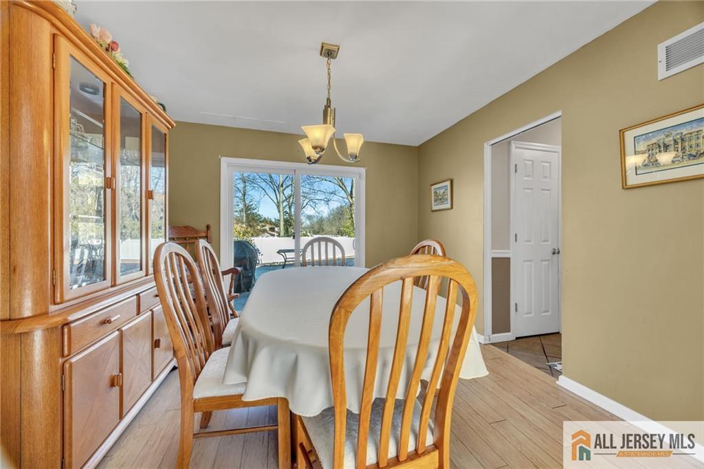 68 Hastings Road Kendall Park, NJ 08824 - Photo 10 of 38
