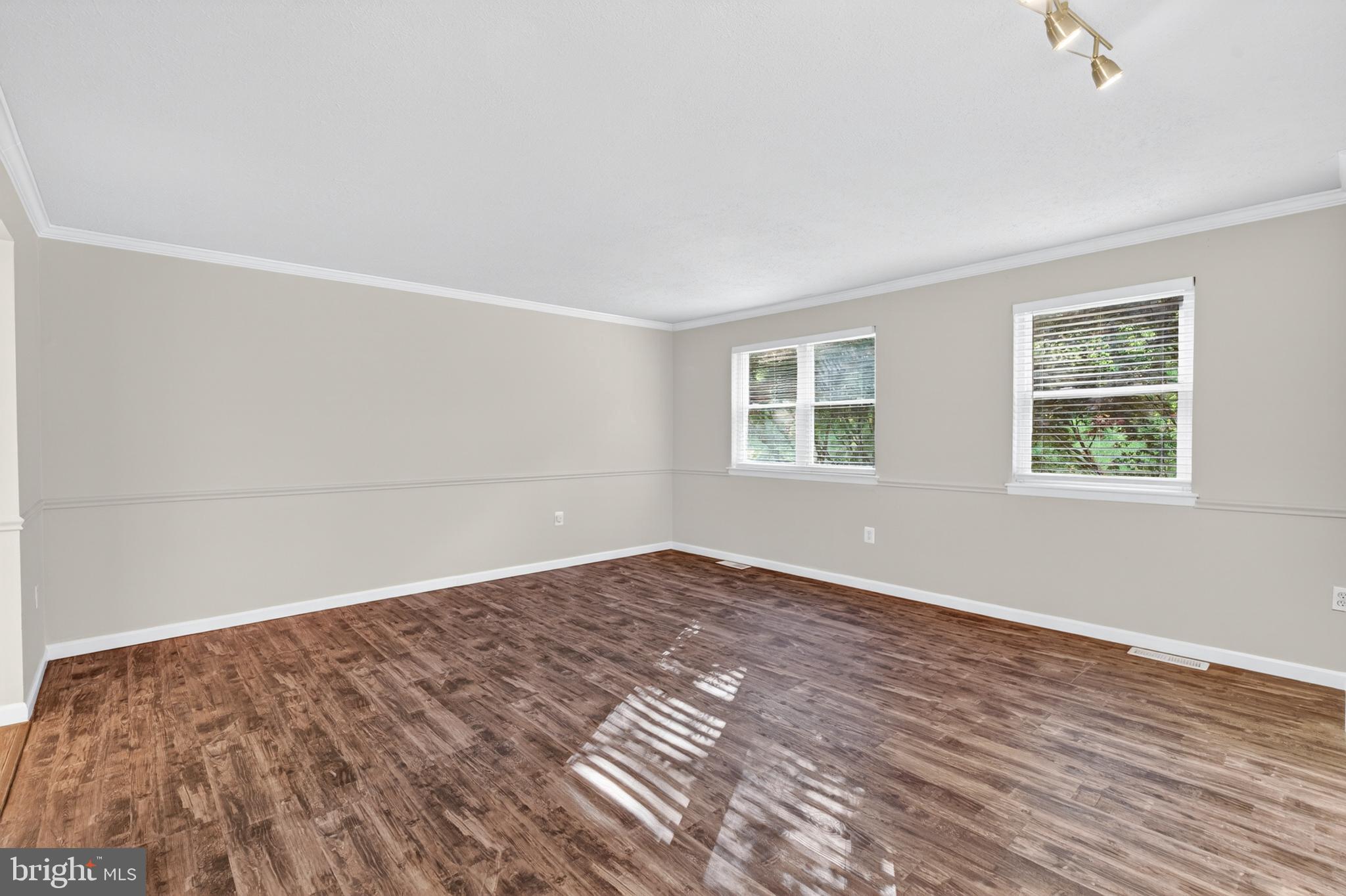 9333 Pan Ridge Road Baltimore, MD 21234 - Photo 11 of 37