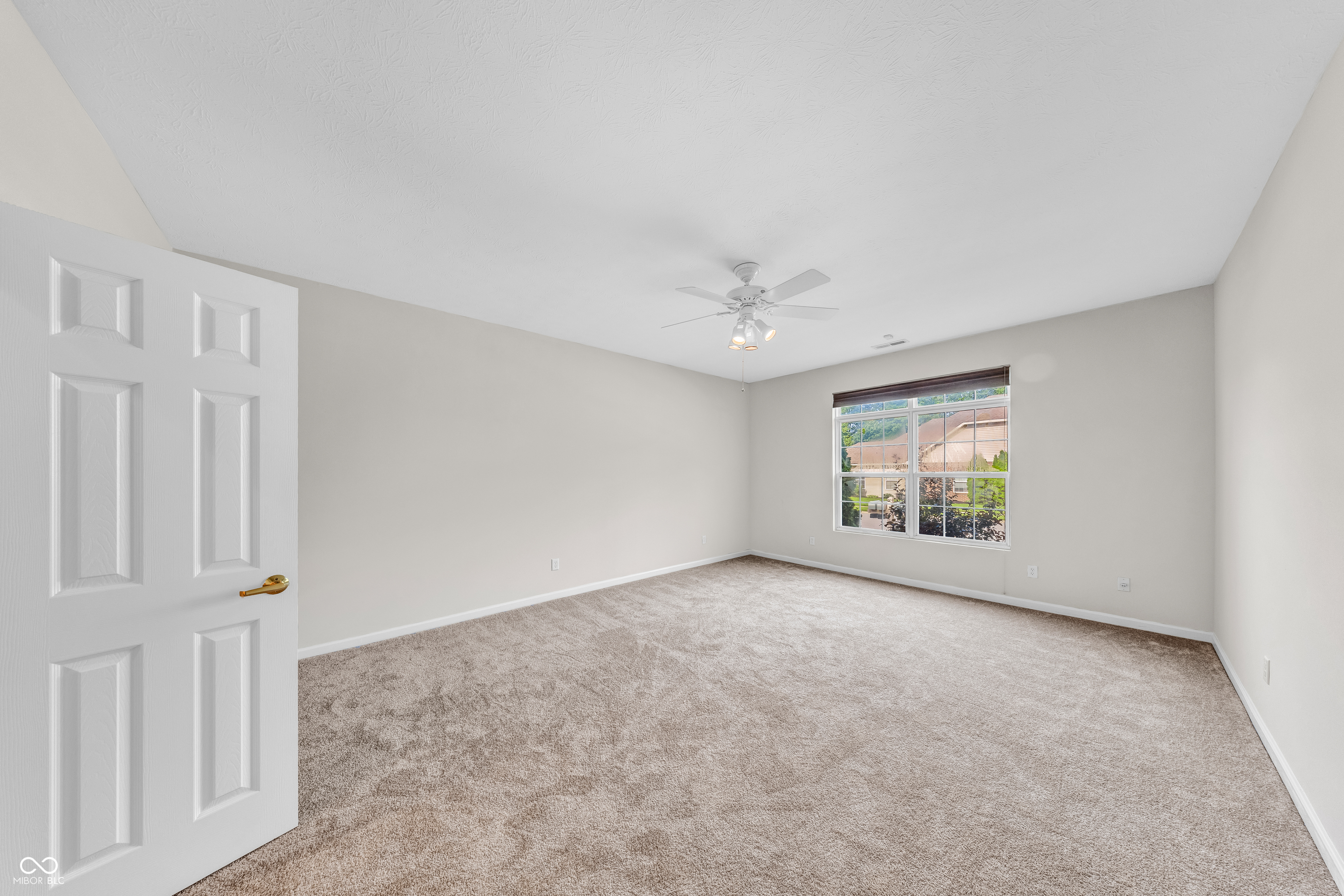 6605 Avila Way Fishers, IN 46038 - Photo 10 of 15