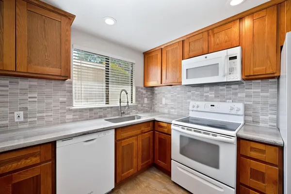 $299,000 | 2413 Post Oak Lane, Sacramento, CA 95825