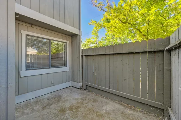 $299,000 | 2413 Post Oak Lane, Sacramento, CA 95825