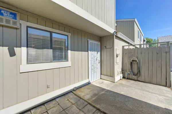 $299,000 | 2413 Post Oak Lane, Sacramento, CA 95825