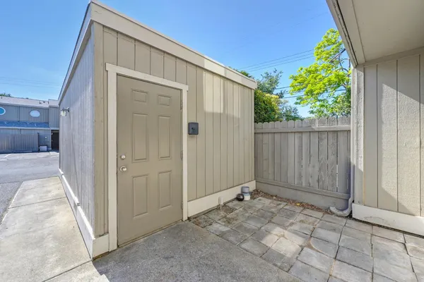 $299,000 | 2413 Post Oak Lane, Sacramento, CA 95825